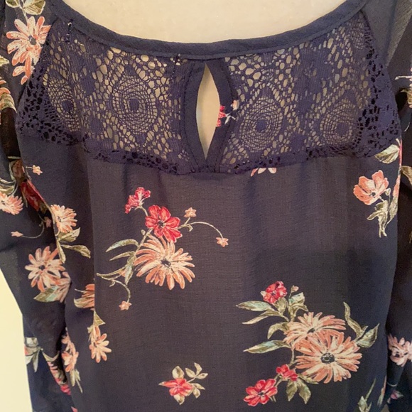 Rewind cold shoulder top - Picture 10 of 13